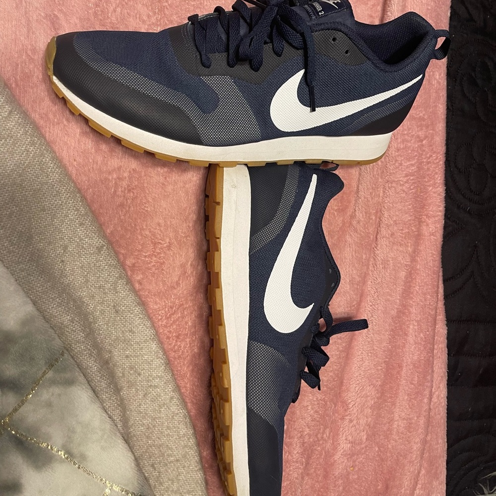 Nike MD Runner 2